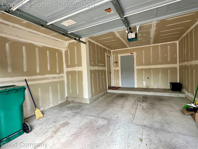 12211 Chesapeake Circle, Walled Lake, MI 48390
