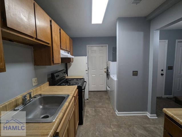 727-86 South Main Street, Hinesville, GA 31313