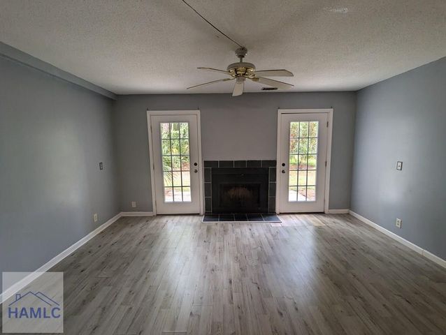 727-86 South Main Street, Hinesville, GA 31313