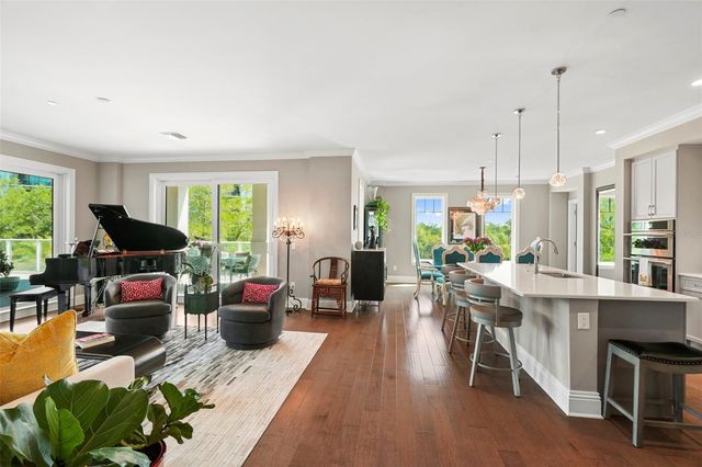 8 PALM TERRACE 201, Clearwater, FL 33756