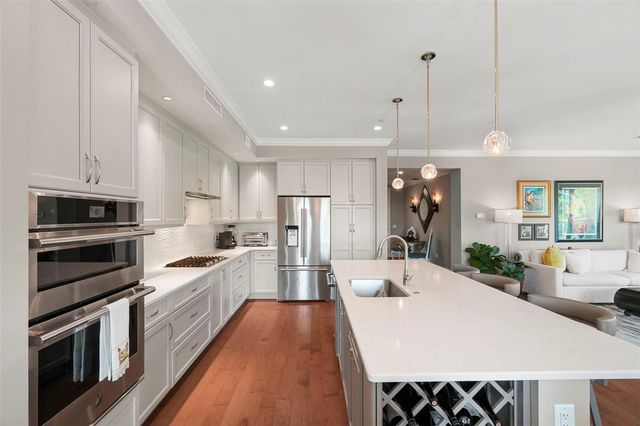 8 PALM TERRACE 201, Clearwater, FL 33756