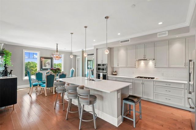 8 PALM TERRACE 201, Clearwater, FL 33756