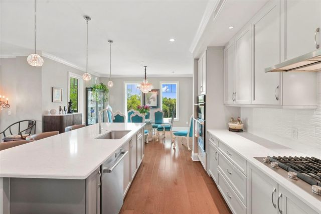8 PALM TERRACE 201, Clearwater, FL 33756