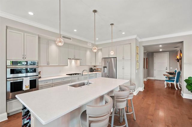 8 PALM TERRACE 201, Clearwater, FL 33756