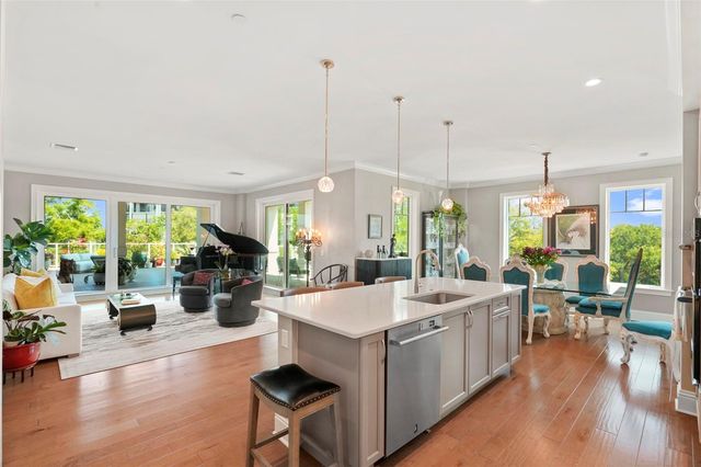 8 PALM TERRACE 201, Clearwater, FL 33756