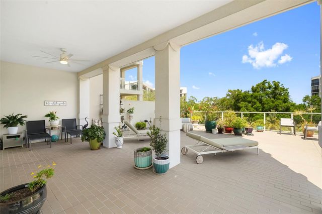 8 PALM TERRACE 201, Clearwater, FL 33756