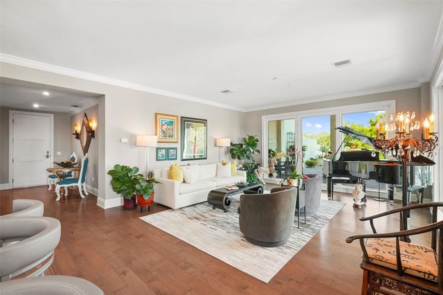 8 PALM TERRACE 201, Clearwater, FL 33756