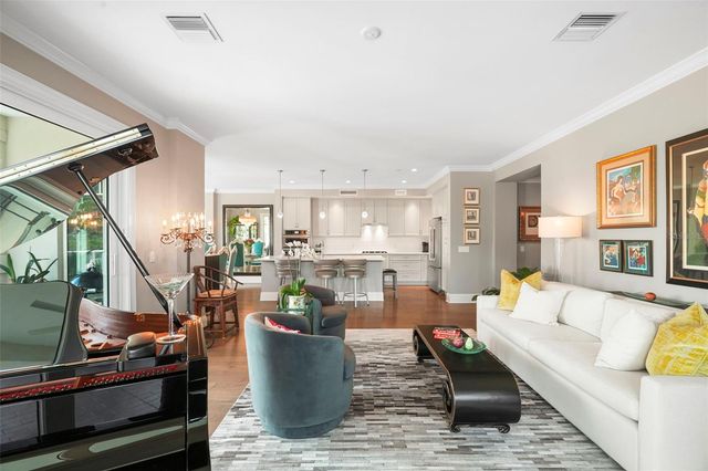 8 PALM TERRACE 201, Clearwater, FL 33756