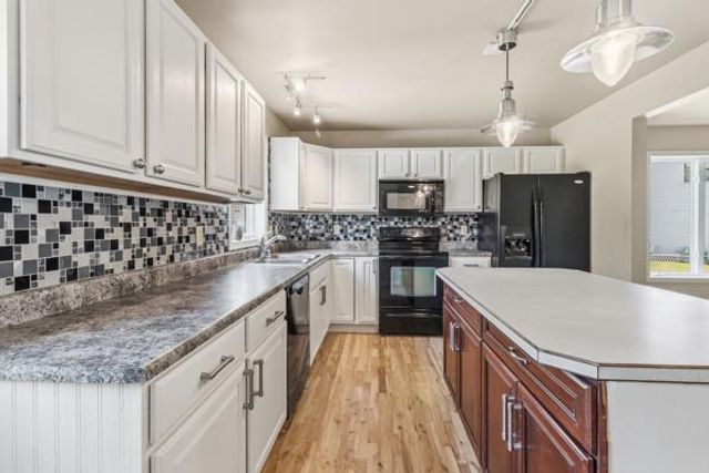 209 CODY Circle, Marshall, WI 53559