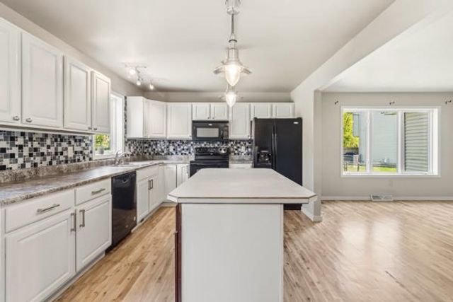 209 CODY Circle, Marshall, WI 53559