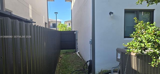 1159 NW 3rd St, Florida City, FL 33034