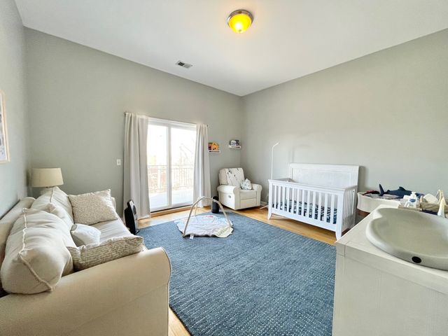 2734 N WOLCOTT Avenue 203, Chicago, IL 60614