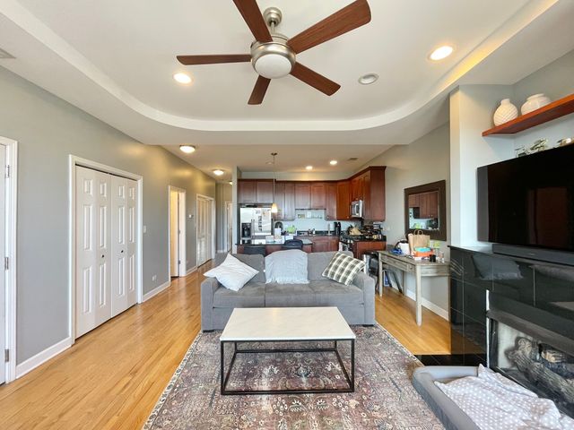 2734 N WOLCOTT Avenue 203, Chicago, IL 60614