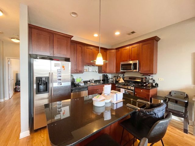 2734 N WOLCOTT Avenue 203, Chicago, IL 60614