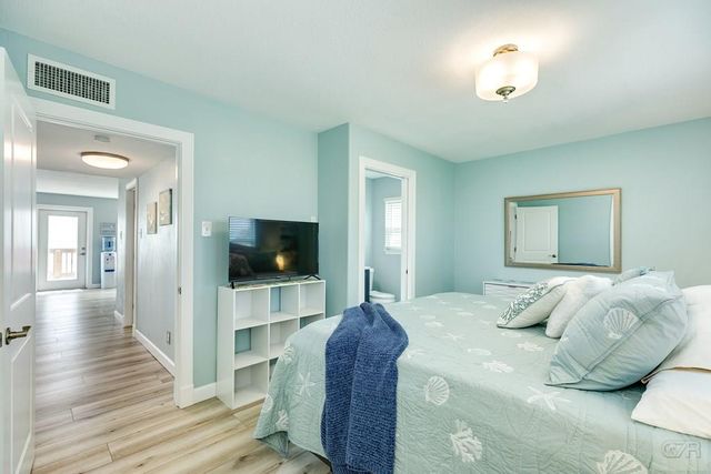 21446 Gulf, Galveston, TX 77554