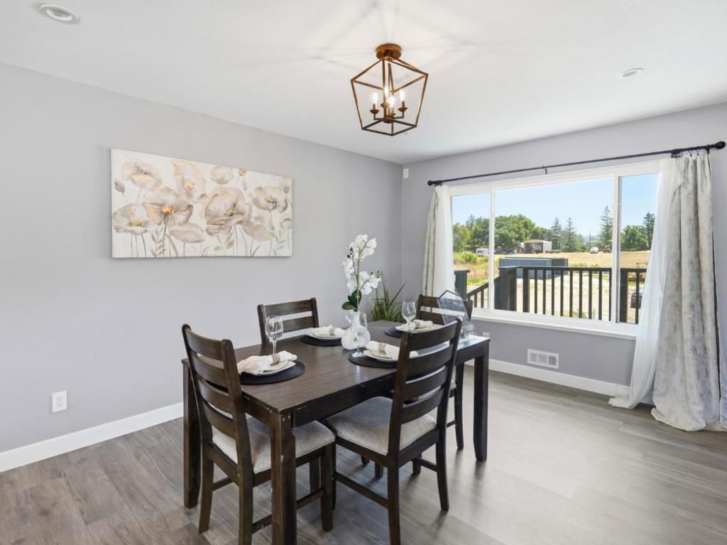 Image 13 of property listing at 73 Aloha Court, Petaluma, CA 94952