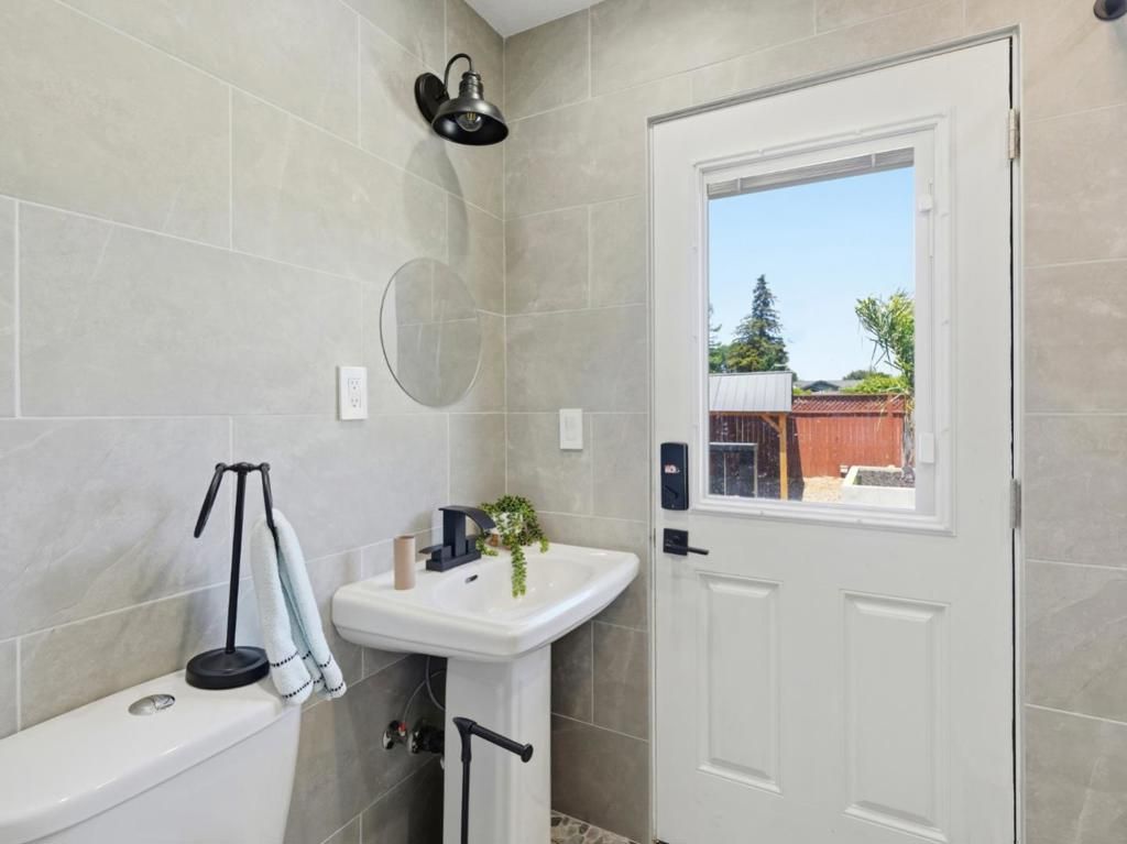 Image 34 of property listing at 73 Aloha Court, Petaluma, CA 94952