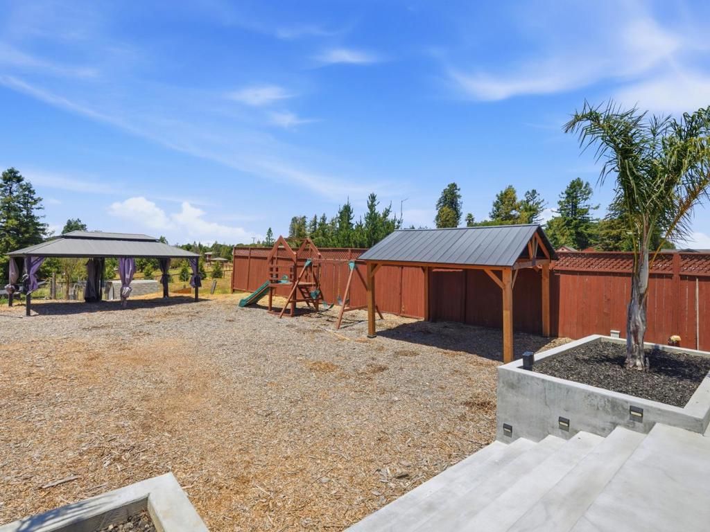 Image 70 of property listing at 73 Aloha Court, Petaluma, CA 94952