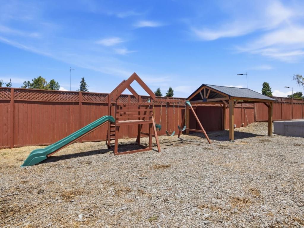 Image 71 of property listing at 73 Aloha Court, Petaluma, CA 94952