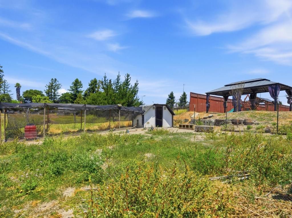 Image 73 of property listing at 73 Aloha Court, Petaluma, CA 94952