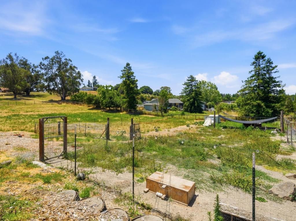 Image 75 of property listing at 73 Aloha Court, Petaluma, CA 94952