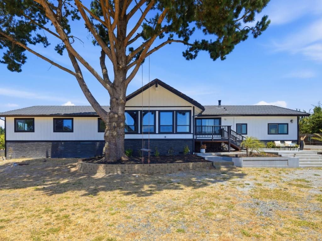 Image 76 of property listing at 73 Aloha Court, Petaluma, CA 94952