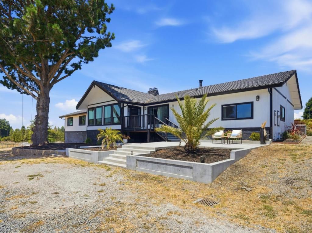 Image 78 of property listing at 73 Aloha Court, Petaluma, CA 94952