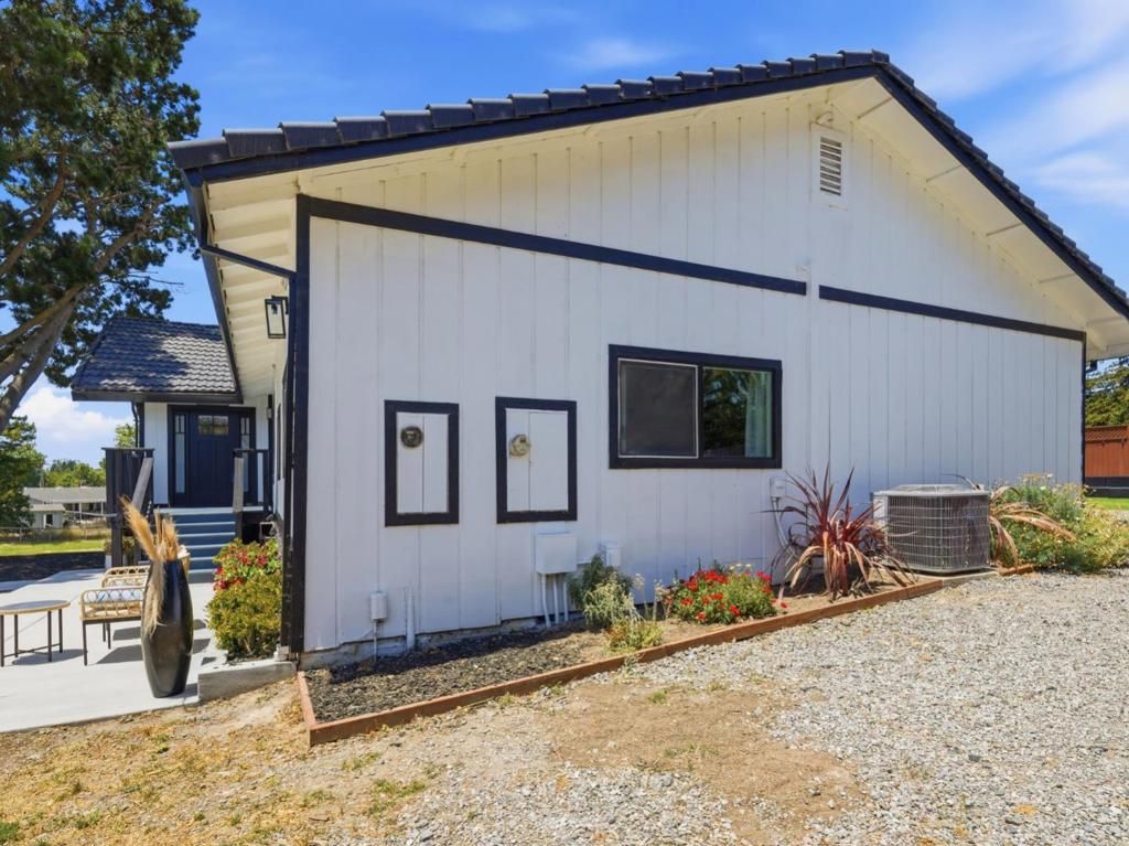 Image 81 of property listing at 73 Aloha Court, Petaluma, CA 94952