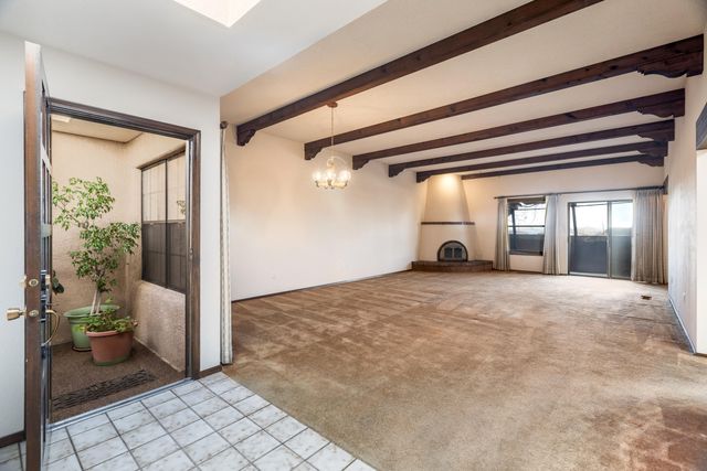 6329 Antares Road NE, Albuquerque, NM 87111