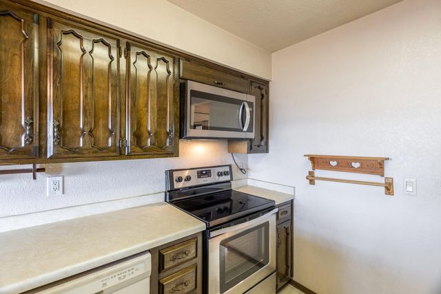 6329 Antares Road NE, Albuquerque, NM 87111