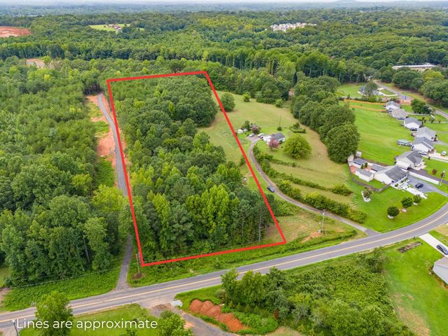 960 Clark Road, Inman, SC 29349