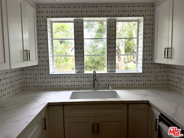 378 S La Jolla Avenue, Los Angeles, CA 90048