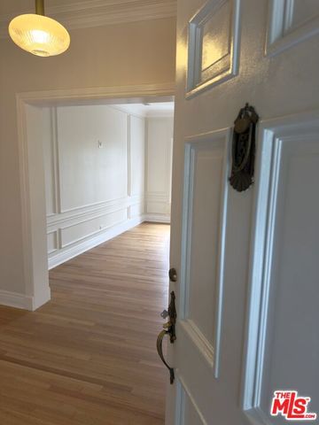 378 S La Jolla Avenue, Los Angeles, CA 90048