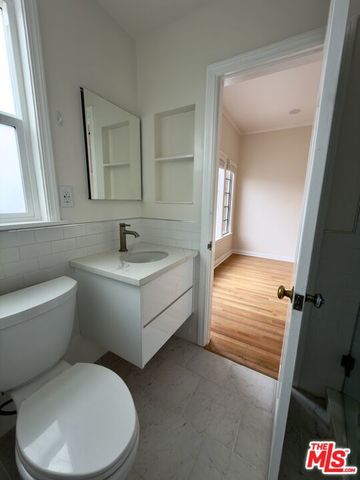 378 S La Jolla Avenue, Los Angeles, CA 90048