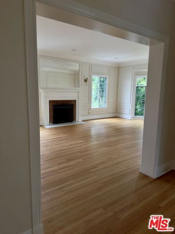 378 S La Jolla Avenue, Los Angeles, CA 90048