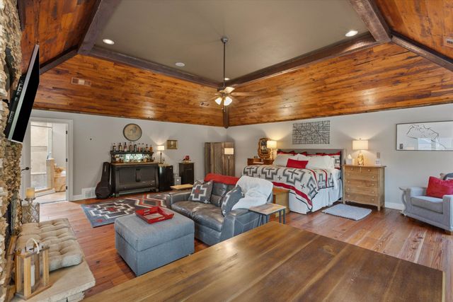 82 ISLAND PL, Memphis, TN 38103