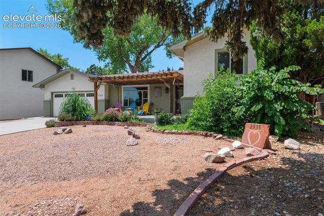 2935 Country Club Drive, Pueblo, CO 81008