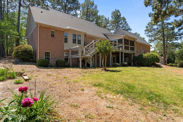17 La Quinta Loop, Pinehurst, NC 28374