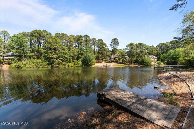 17 La Quinta Loop, Pinehurst, NC 28374
