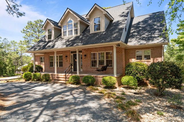 17 La Quinta Loop, Pinehurst, NC 28374