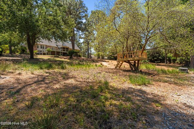 17 La Quinta Loop, Pinehurst, NC 28374