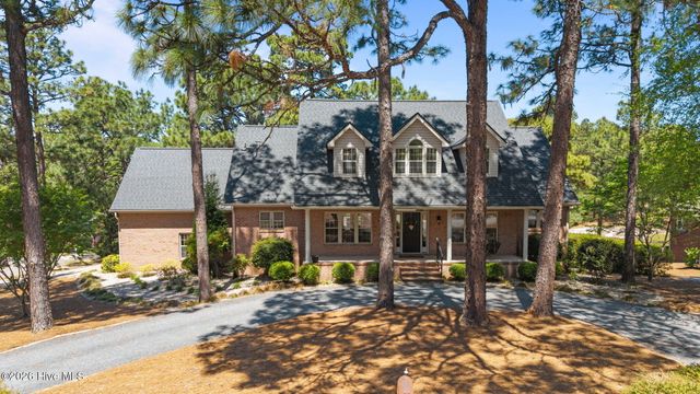 17 La Quinta Loop, Pinehurst, NC 28374