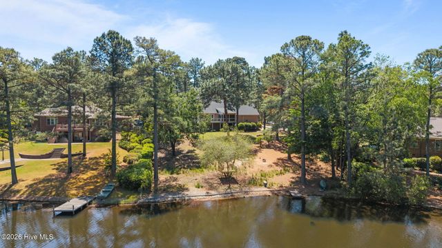 17 La Quinta Loop, Pinehurst, NC 28374
