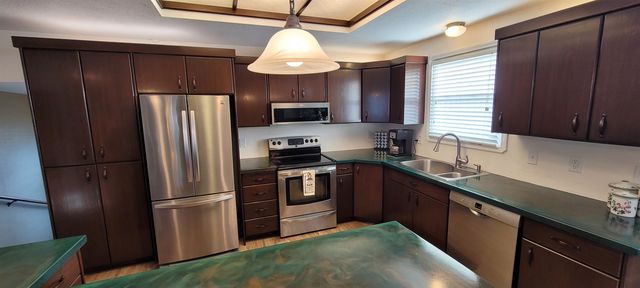 424 1st Street NE, Minot, ND 58703