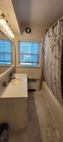 424 1st Street NE, Minot, ND 58703