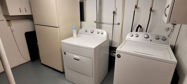 424 1st Street NE, Minot, ND 58703