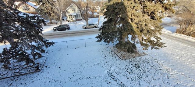 424 1st Street NE, Minot, ND 58703