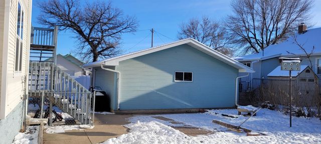 424 1st Street NE, Minot, ND 58703