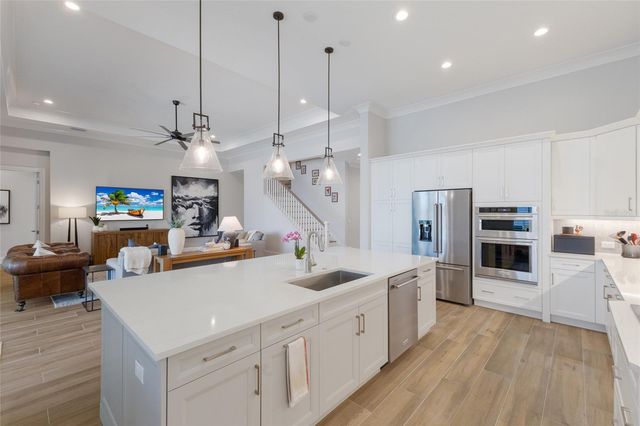 8249 PAVIA WAY, Lakewood Ranch, FL 34202