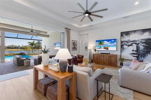 8249 PAVIA WAY, Lakewood Ranch, FL 34202